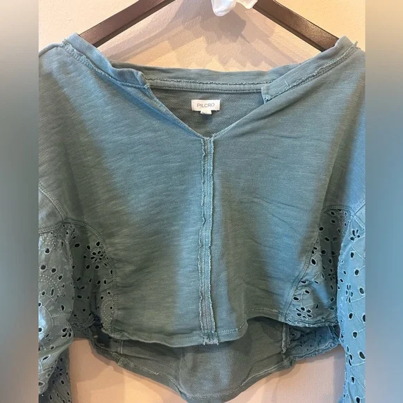 Pilcro Anthropologie Teal Cropped Batwing Eyelet Sleeve Boho Sweatshirt Size XL - Picture 3 of 7